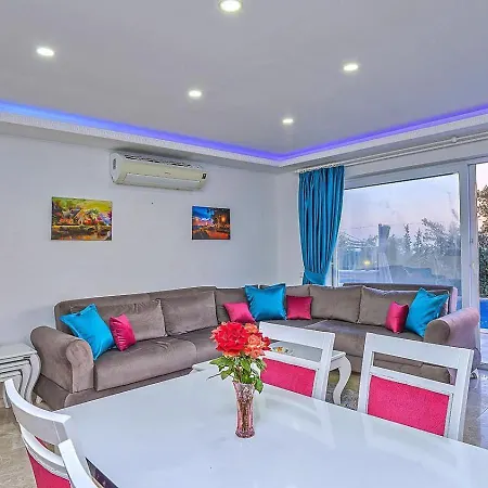 Uezuemlue 2 Bedroom Secluded With Private Pool Hot Tub Villa