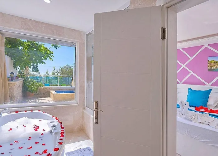 Uezuemlue 2 Bedroom Secluded With Private Pool Hot Tub *