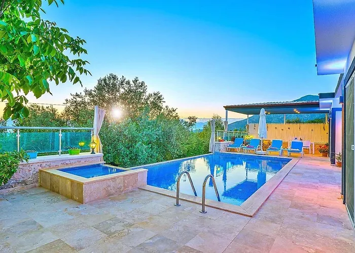 Uezuemlue 2 Bedroom Secluded With Private Pool Hot Tub *