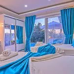 Uezuemlue 2 Bedroom Secluded With Private Pool Hot Tub Villa *