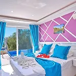Uezuemlue 2 Bedroom Secluded With Private Pool Hot Tub Villa