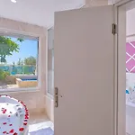 Uezuemlue 2 Bedroom Secluded With Private Pool Hot Tub *