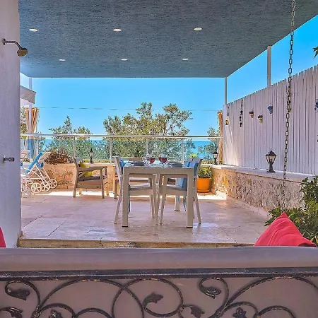 Uezuemlue 2 Bedroom Secluded With Private Pool Hot Tub Kalkan