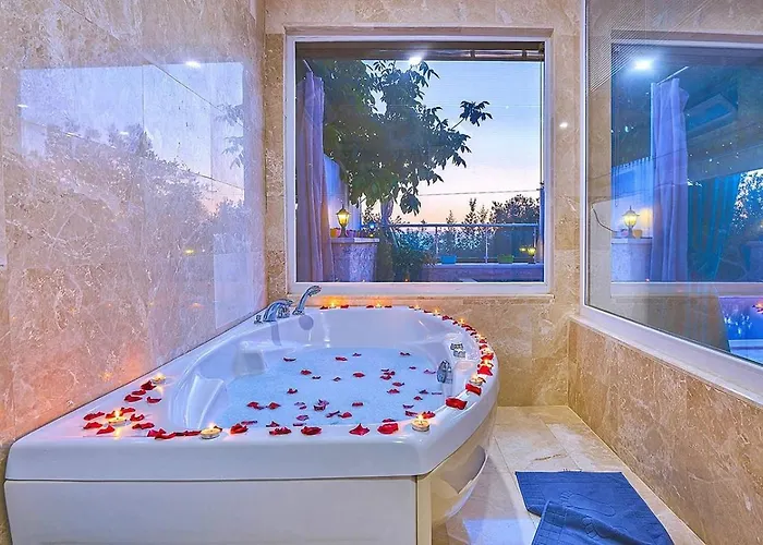 فيلة Uezuemlue 2 Bedroom Secluded With Private Pool Hot Tub *