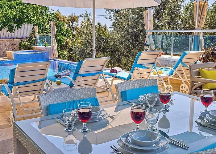 Uezuemlue 2 Bedroom Secluded With Private Pool Hot Tub فيلة *