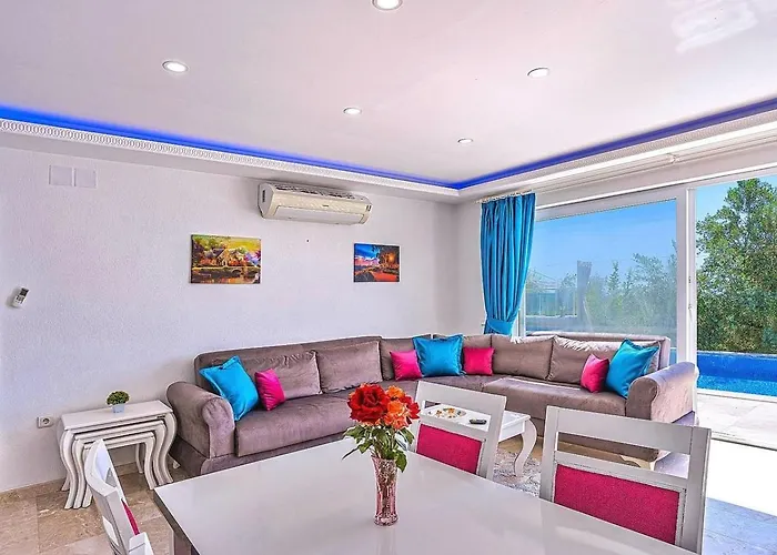 فيلة Uezuemlue 2 Bedroom Secluded With Private Pool Hot Tub