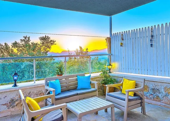 Uezuemlue 2 Bedroom Secluded With Private Pool Hot Tub