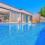 فيلة Uezuemlue 2 Bedroom Secluded With Private Pool Hot Tub
