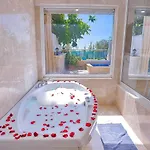 فيلة Uezuemlue 2 Bedroom Secluded With Private Pool Hot Tub كالكان