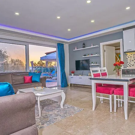 فيلة Uezuemlue 2 Bedroom Secluded With Private Pool Hot Tub *