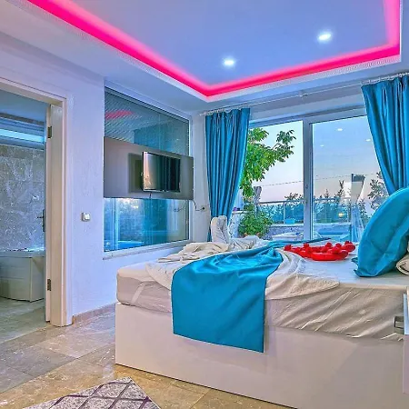 Uezuemlue 2 Bedroom Secluded With Private Pool Hot Tub *