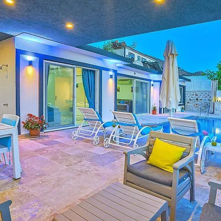 Villa Uezuemlue 2 Bedroom Secluded With Private Pool Hot Tub Kalkan